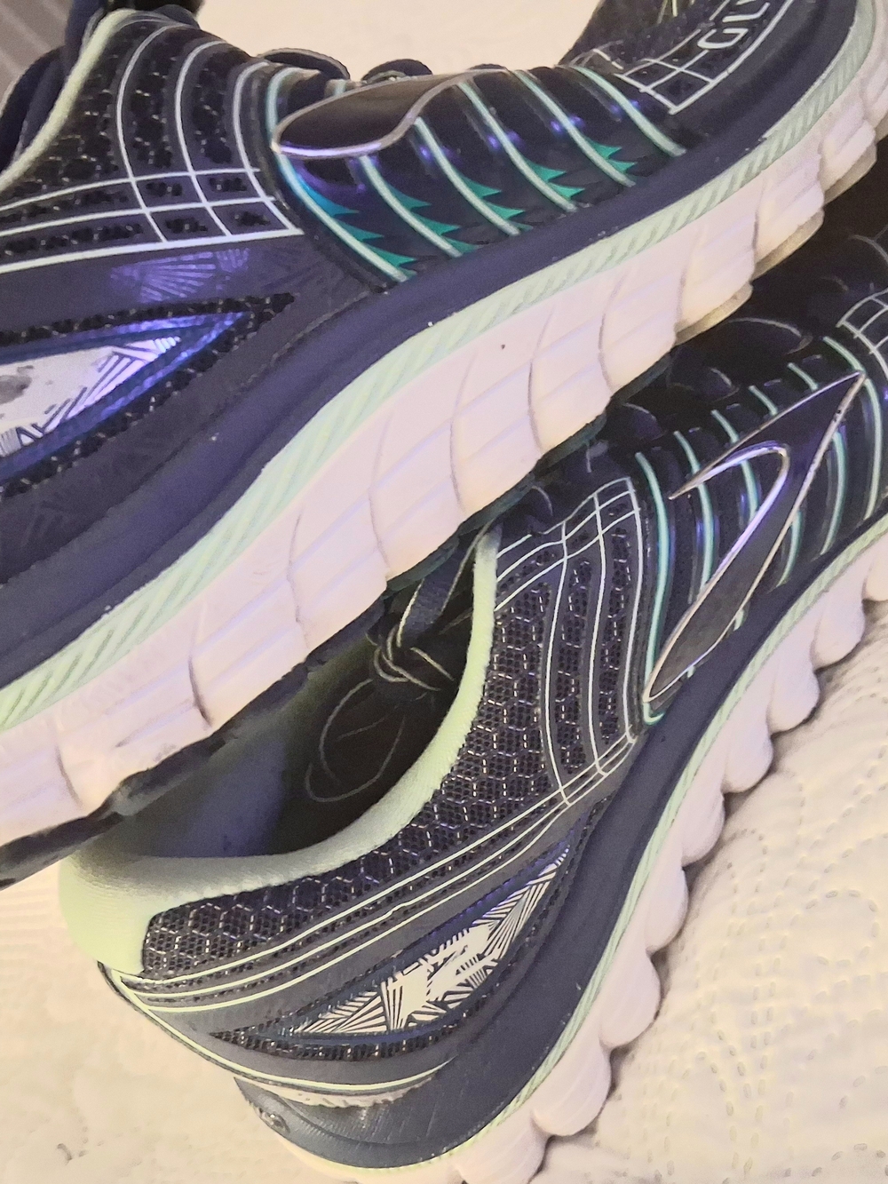 Brooks Glycerin 12 Women's Navy Athletic Running Shoes w/ Mint Accents Size 10.5